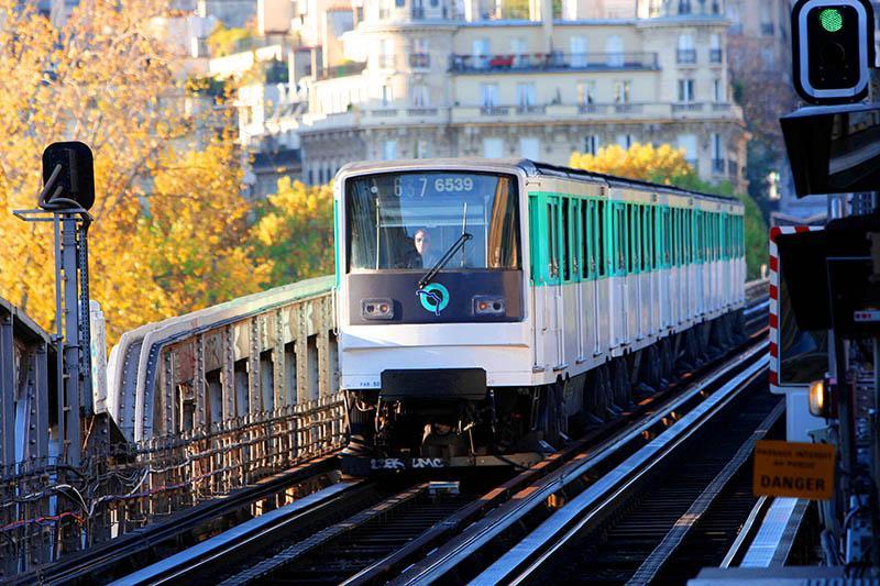 راهنمای استفاده از مترو در شهر پاریس