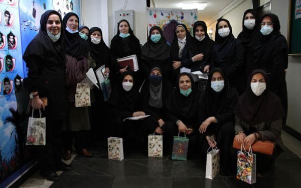 تقدیر مهرزاد حمیدی از بانوان حوزه معاونت تربیت بدنی و سلامت تقدیر مهرزاد حمیدی از بانوان حوزه معاونت تربیت بدنی و سلامت