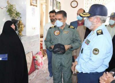 امیر سرتیپ نصیرزاده با خانواده شهید خلبان نامنی دیدار کرد